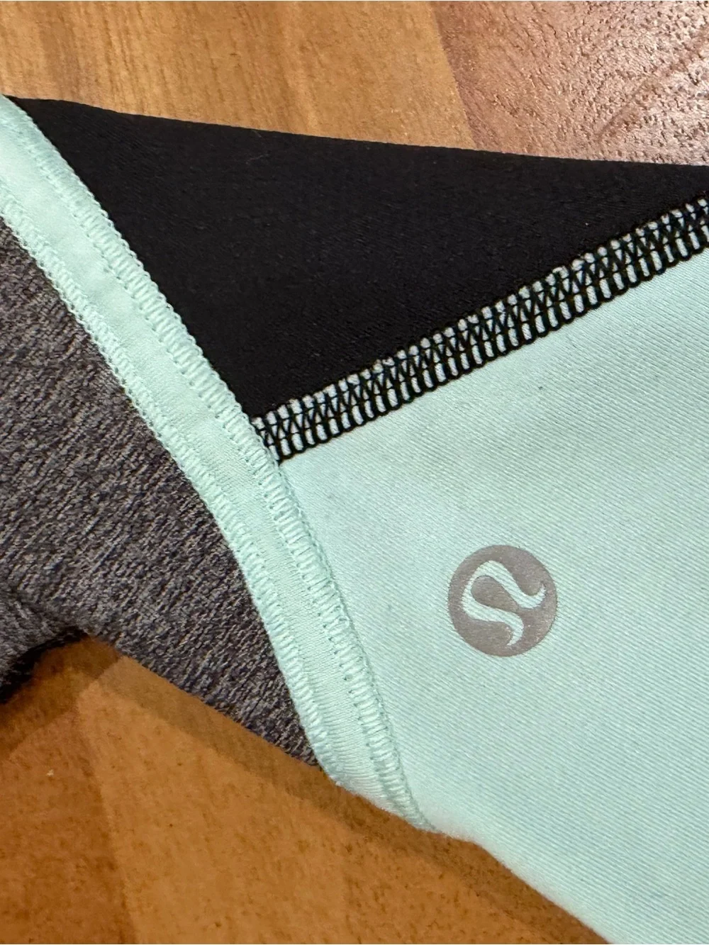 lululemon athletica Black Leggings with Grey, Coral & Mint Colorblock Size 4